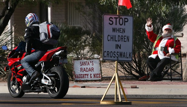 Passers-by on santa's radar  