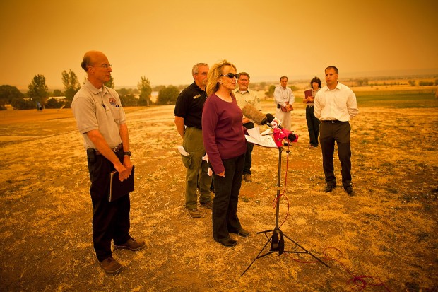 E. Ariz. Wallow Fire slows but still threatens   