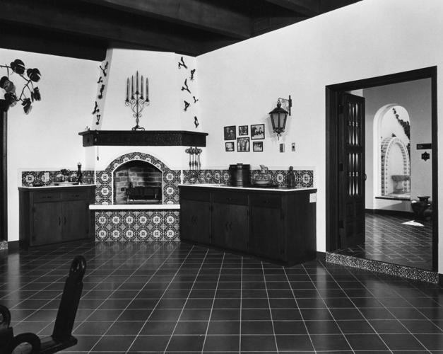 1965 photos: Hispanic look to 'palace'