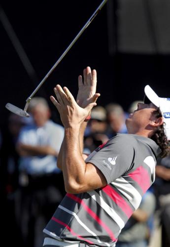 Mahan edges McIlroy to lift Hagen trophy    