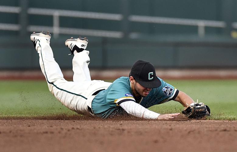 Arizona vs. Coastal Carolina in College World Series