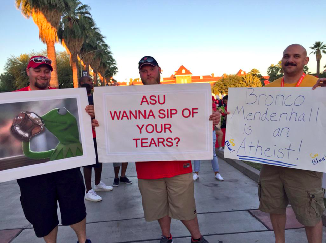 21 Funny Signs From UA Fans At ESPN's 'College GameDay' | Arizona ...