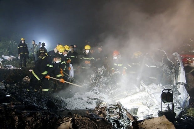 Chinese jet crashes on approach to runway; 42 die   