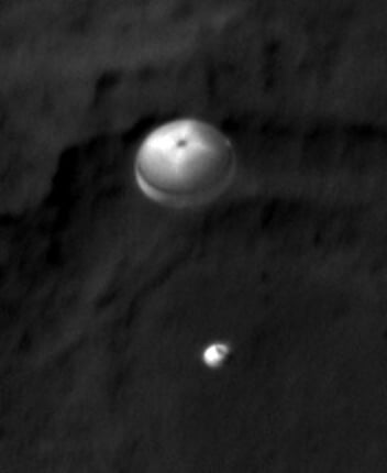 Curiosity rover lands on Mars (copy)