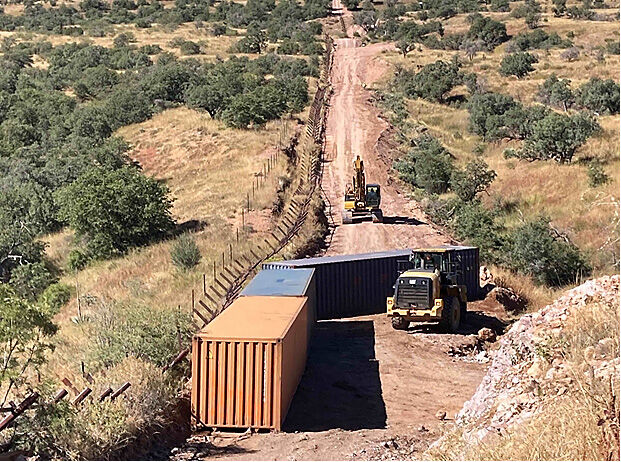 Border, shipping containers, Arizona, 2022 (LE)