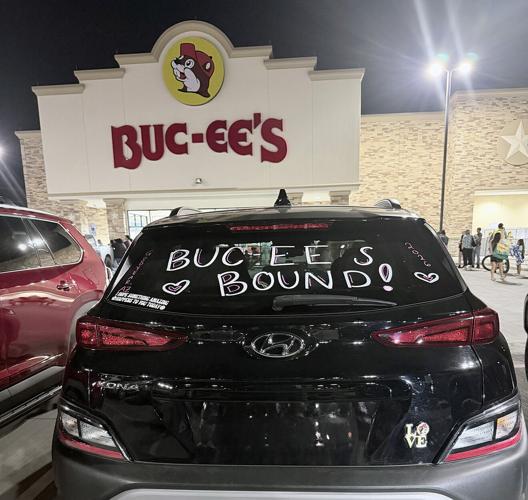 Thousands of Buc-ee's faithful make pilgrimage to Arizona's first store