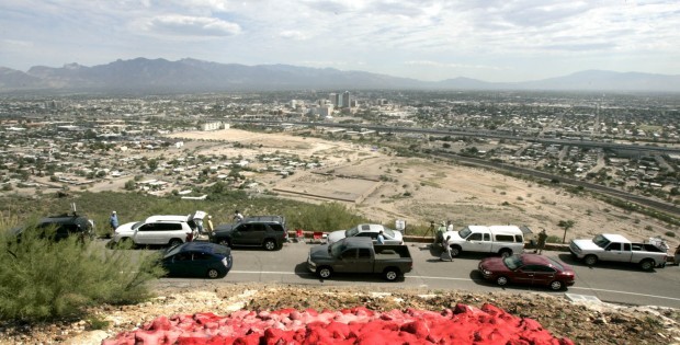 Endeavour flies over Tucson