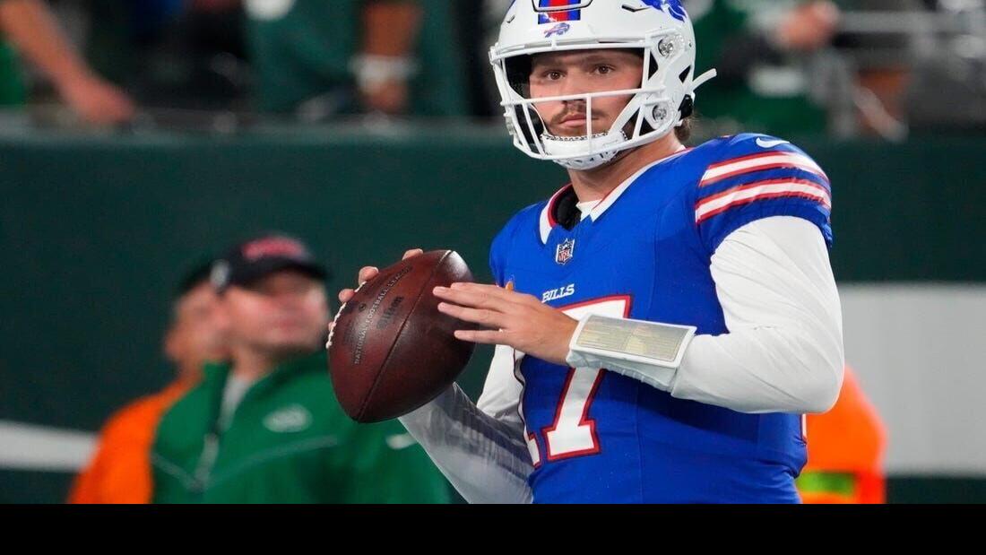 Las Vegas Raiders quarterback Jimmy Garoppolo (10) throws a pass during the  first half of an NFL football game against the Buffalo Bills, Sunday, Sept.  17, 2023, in Orchard Park, N.Y. (AP