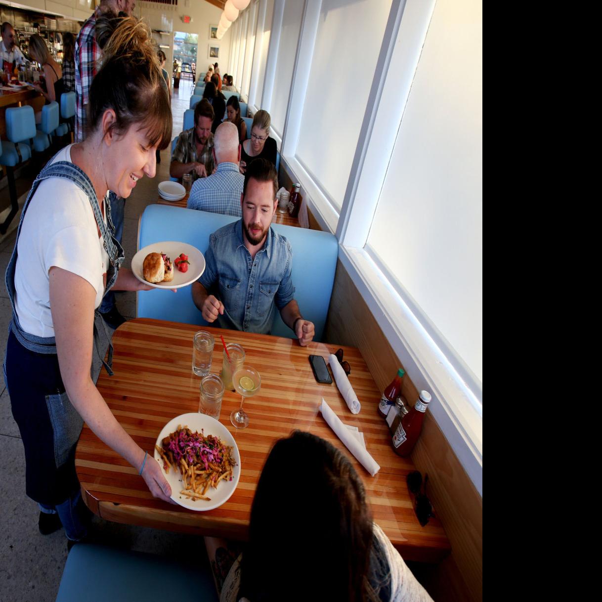 Eat This Look At That Tucson S Welcome Diner Opens On Broadway