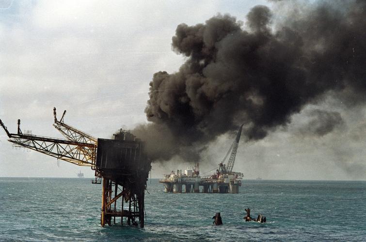 1988: North Sea Drilling Platform