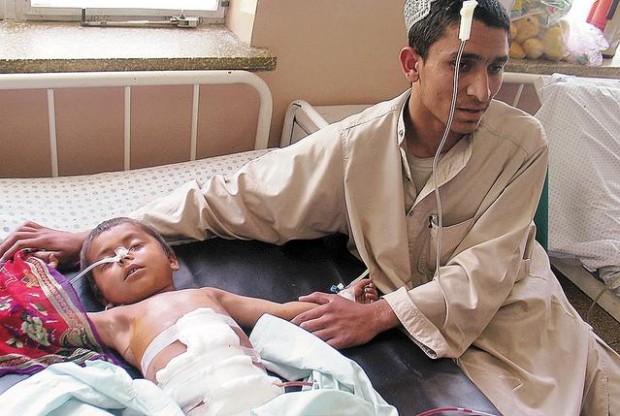 Civilians die in strike on Taliban  