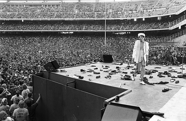 Rock on: Music, photos in harmony   