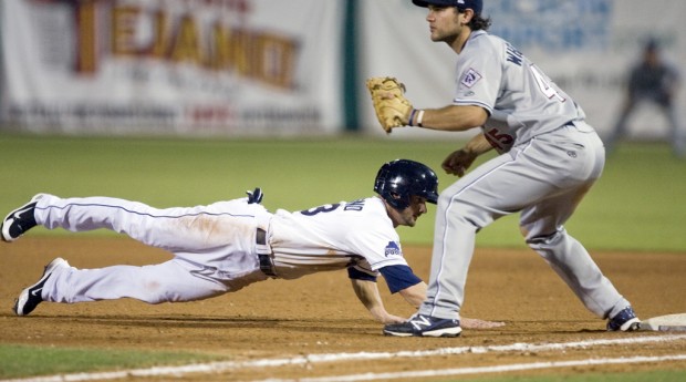 Big-league experience is Padres' strong point    