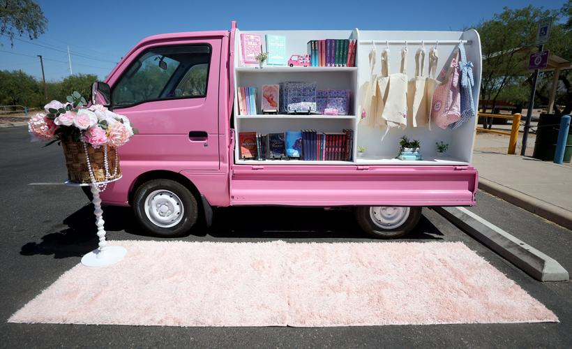 Tucson’s newest bookstore has wheels — and a whole lot of romance 💕📚
