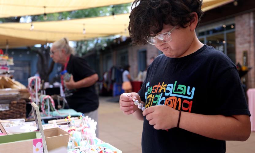 Di Luna Holiday Market