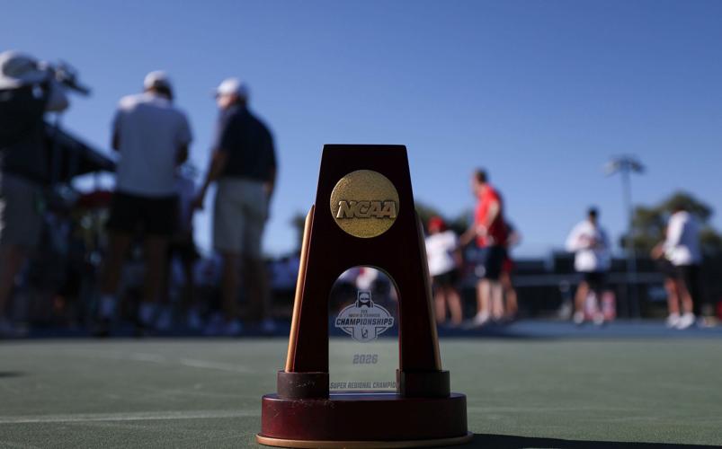 Arizona tennis advance to Elite 8