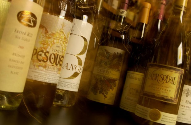 Rumrunner hosts free wine tastings  