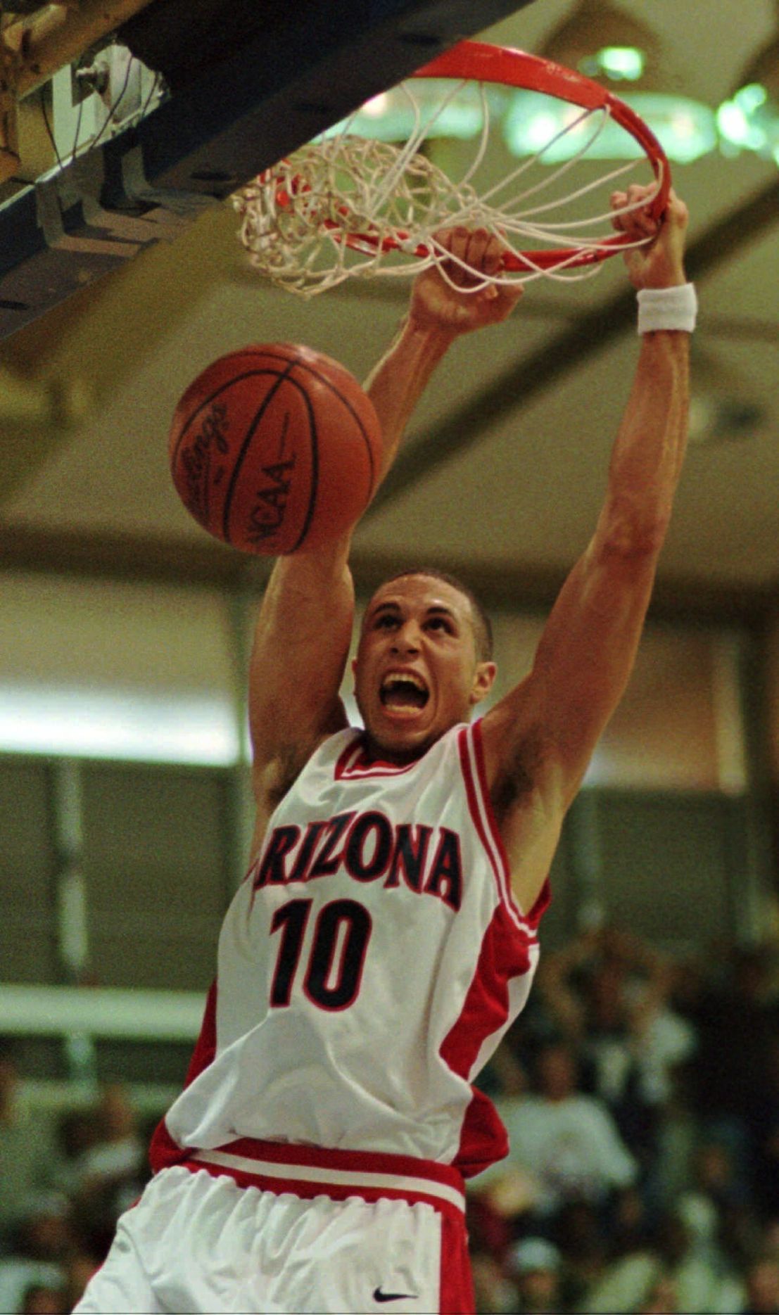 Arizona Wildcats to host Rob Gronkowski bobblehead night vs. NAU