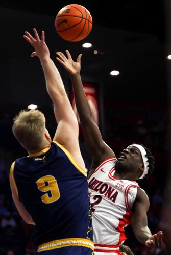 Arizona mens basketball faces NAU