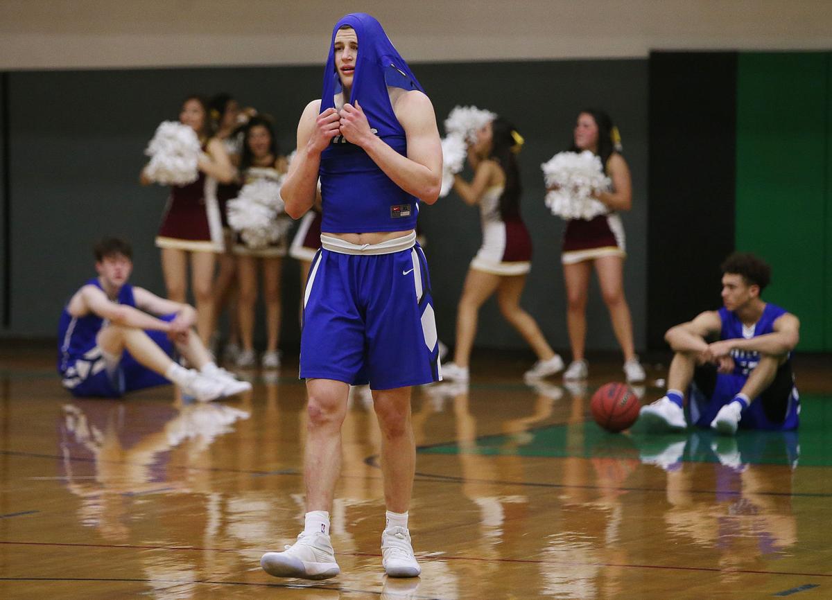 Salpointe Catholic vs. Catalina Foothills in boy's basketball 4A state semifinal