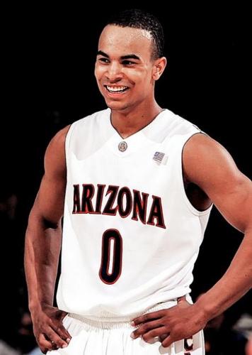 Bayless tells UA he'll enter NBA draft  