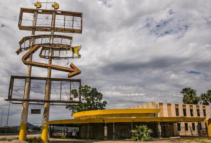 Spanish Trail Motel Sign