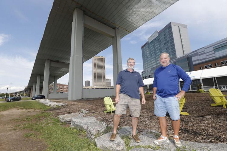 1013638400 larry & stu easter  KIRKHAM