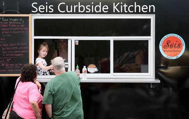 Roundups are a food-lover's paradise in a parking lot    