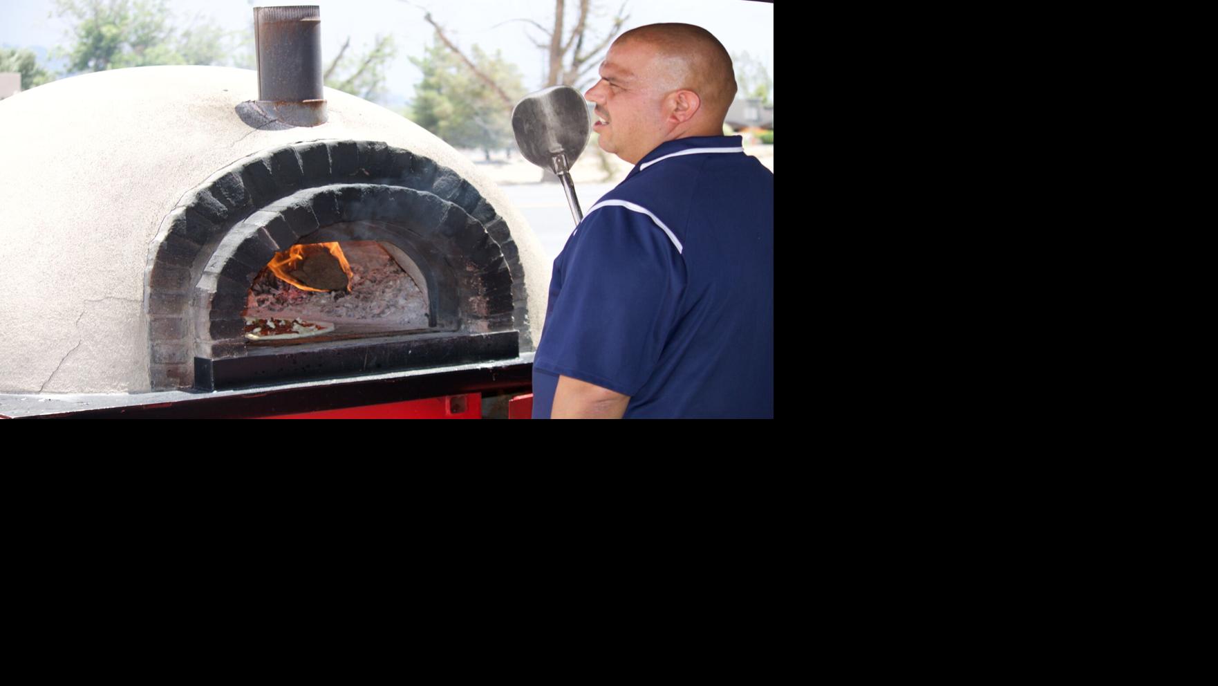 Find knockout Mexican pizza from a mesquite-fired oven on wheels | eat |  tucson.com