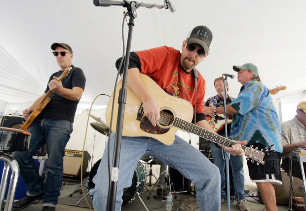 Tunes are hot, venue is oh-so cool   