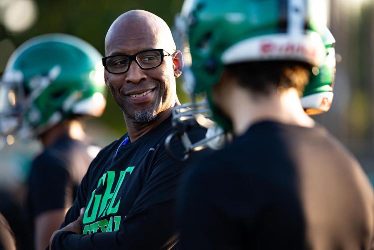 SPORTS-FBH-FBN-EXPLAYER-COACHES-SPORTSPLUS-FILEPIC-1-LA