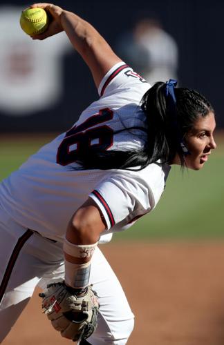 052519-spt-ua softball-p1.jpg