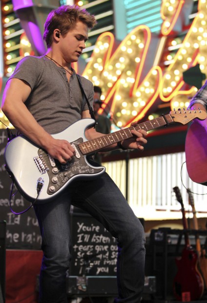 'Storm Warning' singer to play Rialto gig tonight    