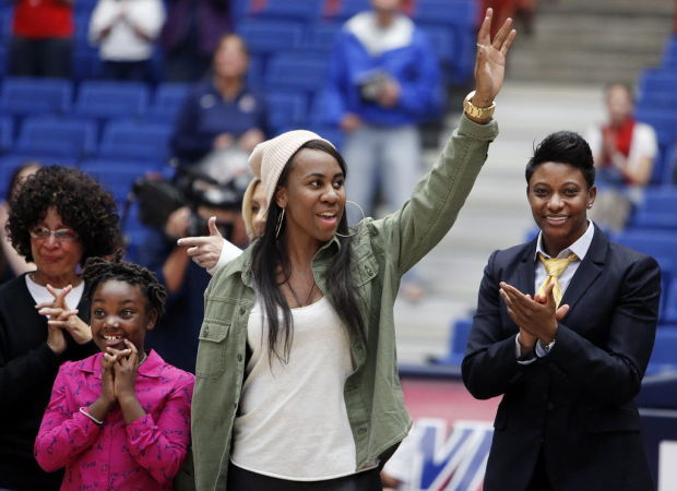 011314-spt-UA women s hoops-p6