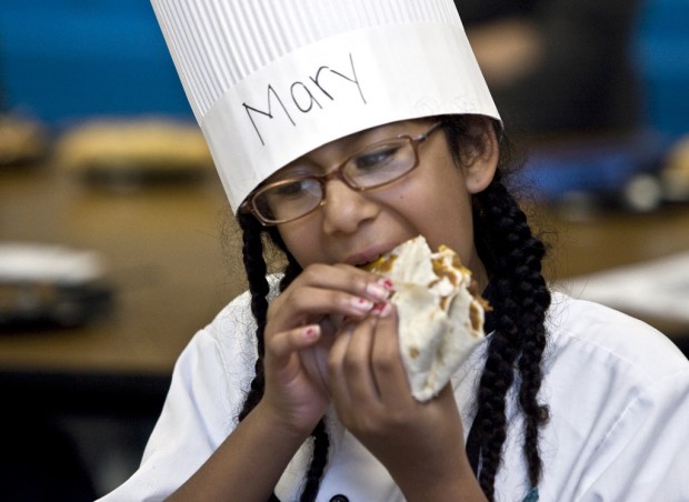 Homer Davis students get taste of cooking   