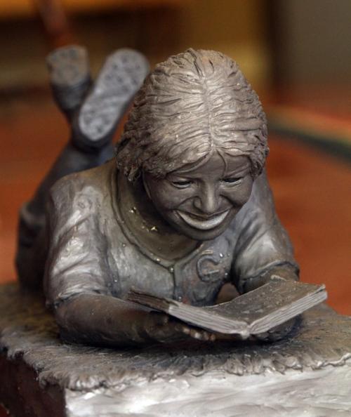 Plan for Christina-Taylor statue takes shape in sculptor's hands    