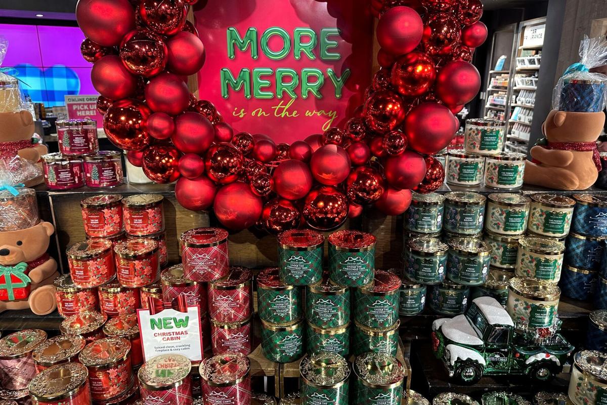 Shoppers eager for holidays scramble retail calendar
