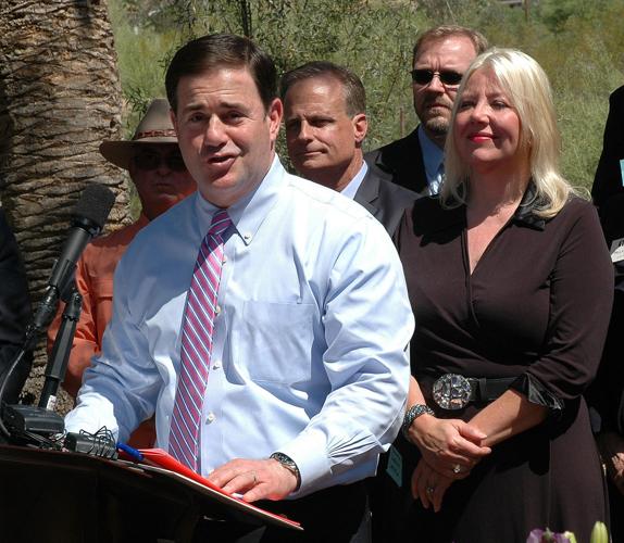 Ducey touts new law that benefits Airbnb