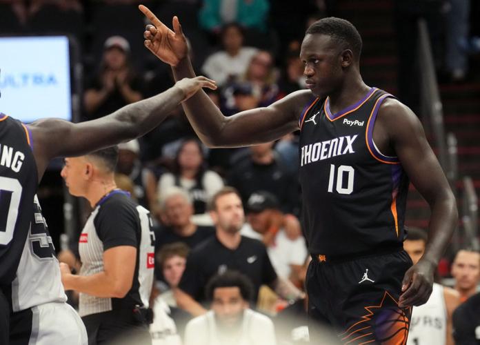 Phoenix Suns center Khaman Maluach (10)