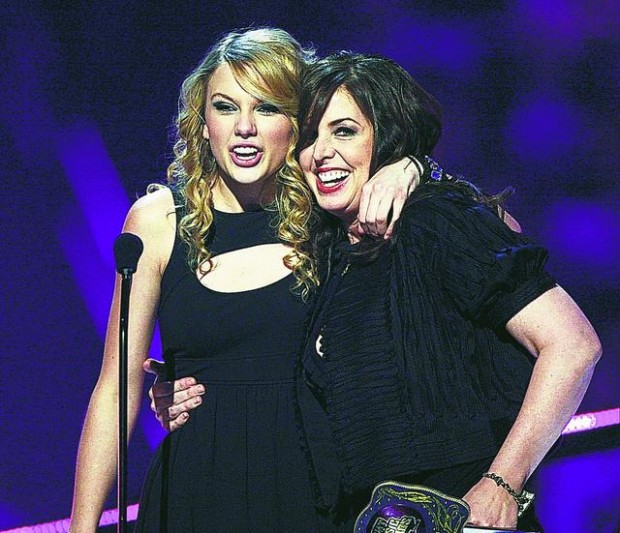 Swift, 'Idol's' Pickler take home top honors in country TV video  