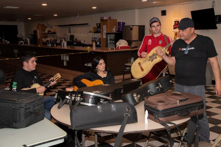 Changuitos Feos, Mariachi (LE)