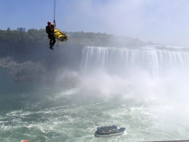 River jumper survives plunge over Niagara Falls    