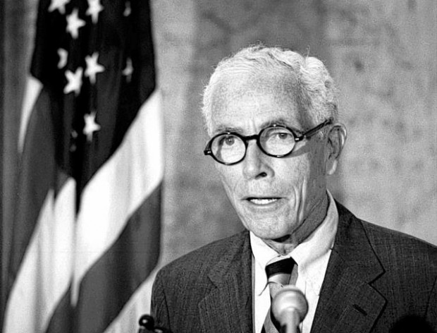 Former Sen. Pell dies; his program helped millions go to college  