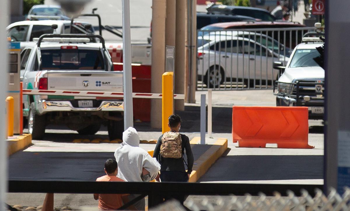 Asylum seekers, migrants, Nogales