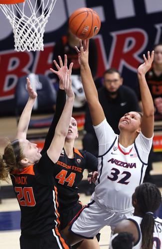 011821-spt-ua womens hoops-p5.jpg