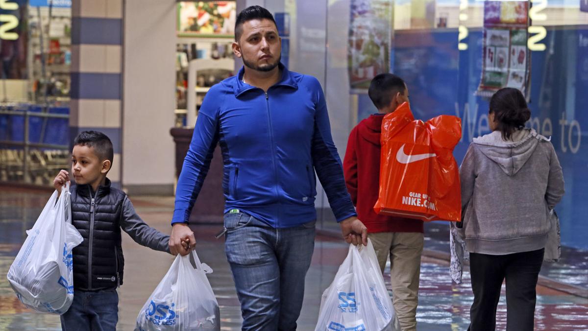 112914-biz-black friday-p18