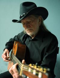 Willie Nelson returning to Tucson