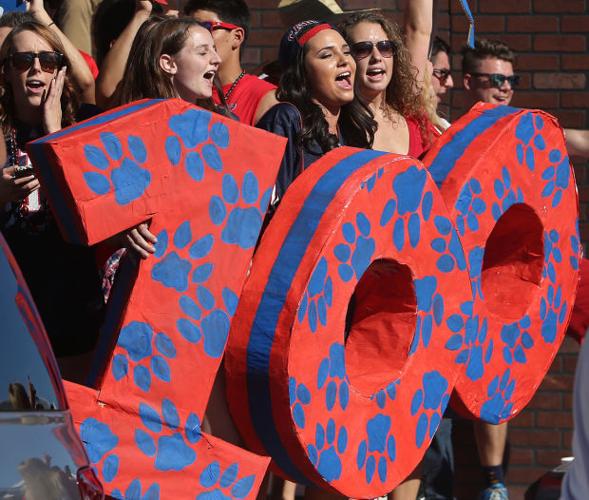 2014 UA Homecoming Parade