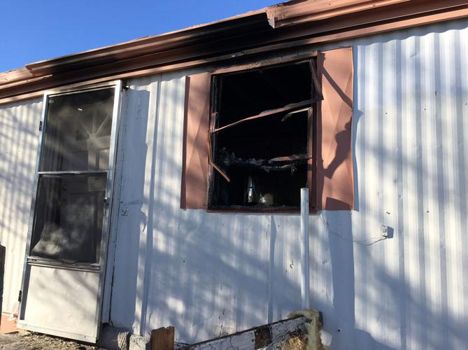 4 injured in Tucson mobile home fire