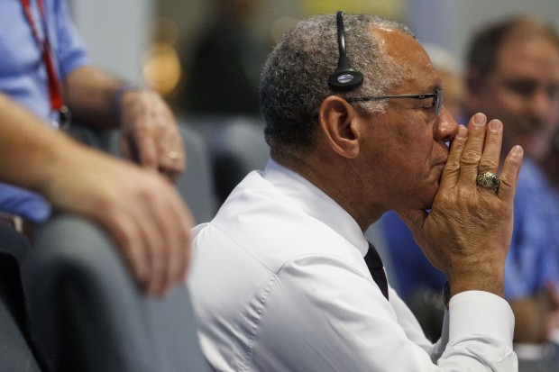 Curiosity rover lands on Mars